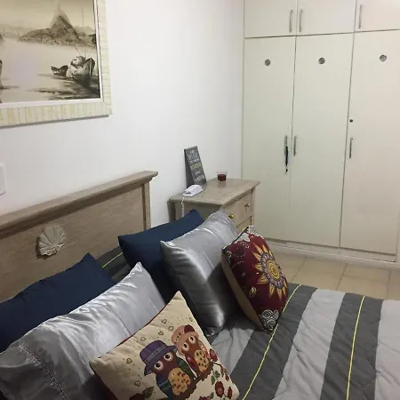Flat 2 dormitórios - 1 quadra da praia - Pitangueiras / Guarujá-3