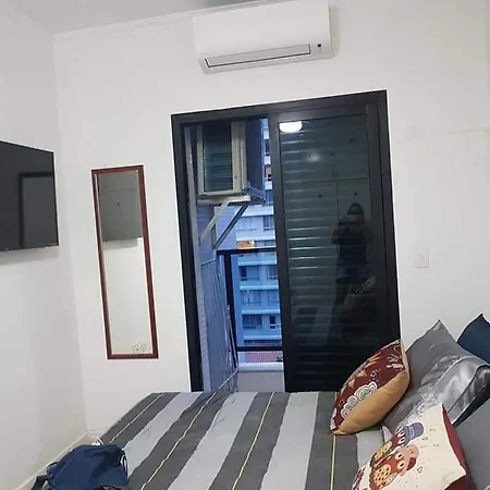 Flat 2 dormitórios - 1 quadra da praia - Pitangueiras / Guarujá-2